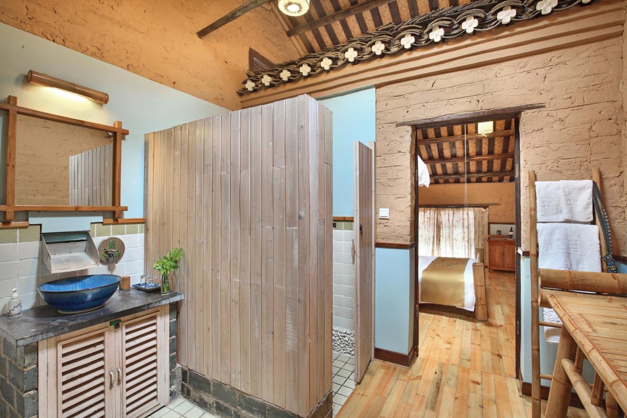 Yangshuo Village Inn Boutique Hotel , Moon Hill Three Nights In A Row Room photo